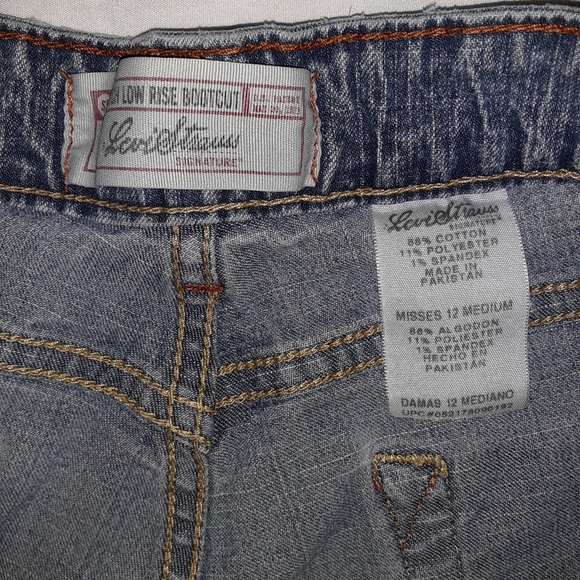 Levi Jeans - Picture 2 of 4